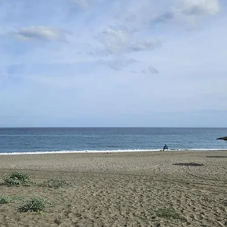 Beachfront With Rooftop Terrace - - La Duquesa شقة *