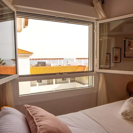Beachfront With Rooftop Terrace - - La Duquesa