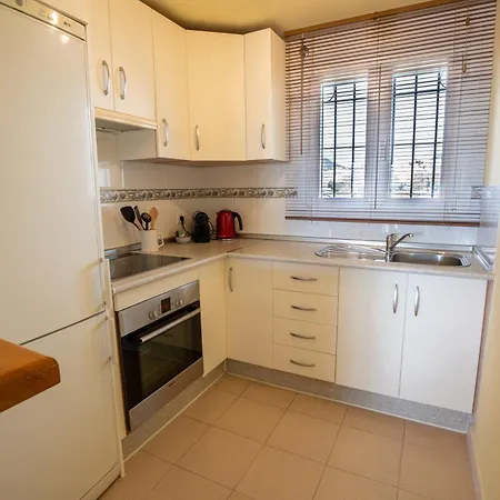 Beachfront With Rooftop Terrace - - La Duquesa شقة *