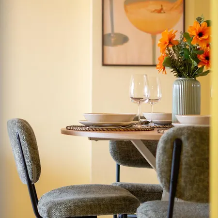 Beachfront With Rooftop Terrace - - La Duquesa مانيلفا