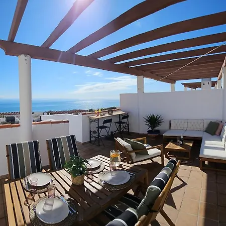 شقة Beachfront With Rooftop Terrace - - La Duquesa