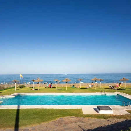 Beachfront With Rooftop Terrace - - La Duquesa شقة مانيلفا