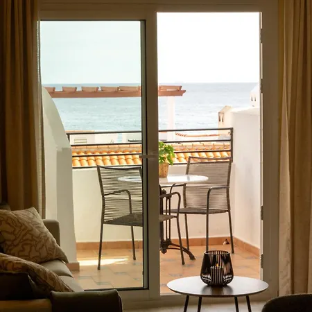 شقة Beachfront With Rooftop Terrace - - La Duquesa مانيلفا