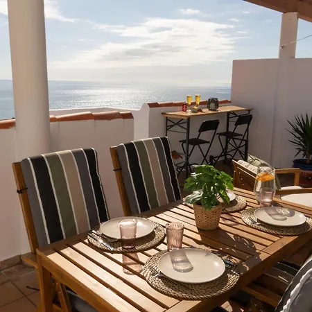 شقة Beachfront With Rooftop Terrace - - La Duquesa مانيلفا