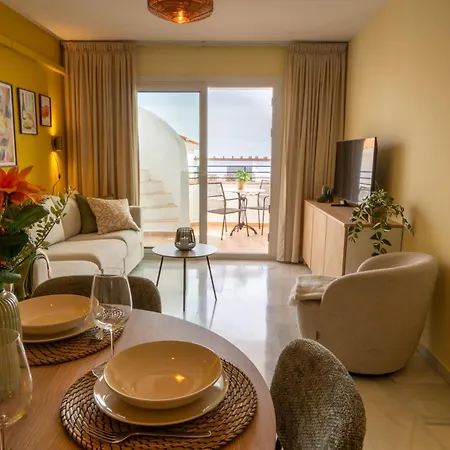 Beachfront With Rooftop Terrace - - La Duquesa شقة